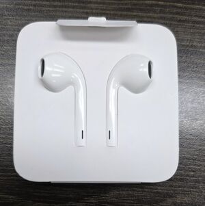 Apple White Wired Earbuds
